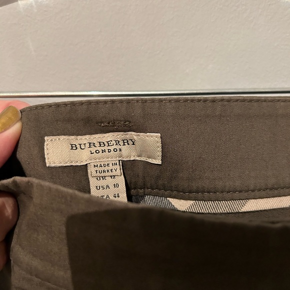 Burberry women’s shorts. Olive green. Size UK12. Very good condition. - Picture 2 of 10